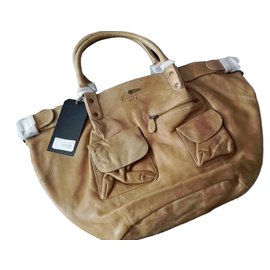 Ikks Bolsas Outro