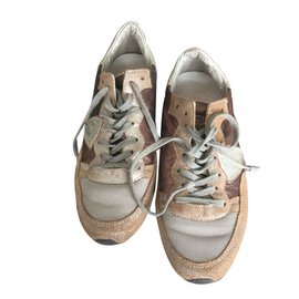 Philippe Model Sneaker aus silbernem Leder Silber