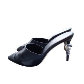 Chanel Clogs Black