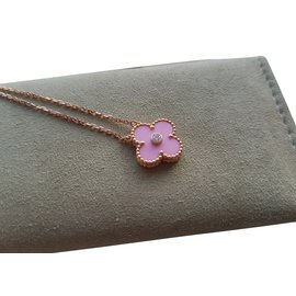 Van Cleef & Arpels Limited Edition 2015 Holiday Alhambra Pink