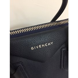 Givenchy-Antigona-Azul