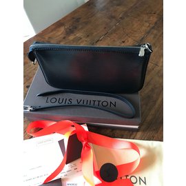 Louis Vuitton-Clutch-Taschen-Schwarz