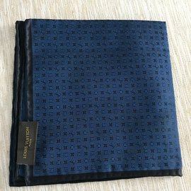 Louis Vuitton-Laços-Azul
