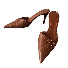 Céline Mules Caramello