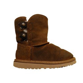 Ugg-Boots-Beige