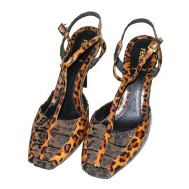 Fendi-Sandals-Brown,Black