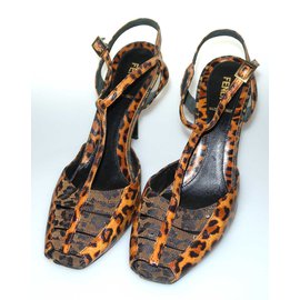 Fendi-Sandals-Brown,Black