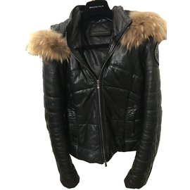 Ventcouvert Coats, Outerwear Black