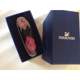 Swarovski-Love-Noir