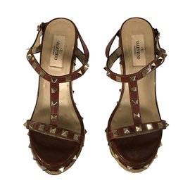 second hand valentino rockstud