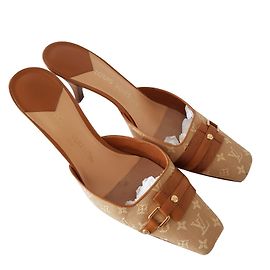 Louis Vuitton monogram kitten heels size Brown