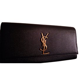 Clutch Yves Saint Laurent Monogram Classic em couro preto Preto Dourado
