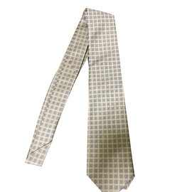 Chanel-Ties-Beige