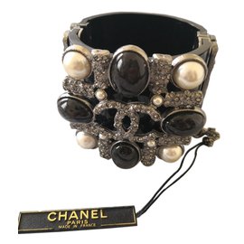 Chanel-Armbänder-Schwarz,Weiß