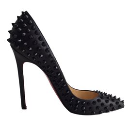 Christian Louboutin-Espiga de Pigalle-Negro