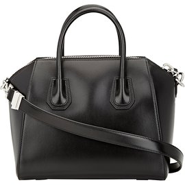 Givenchy-Antigona-Negro