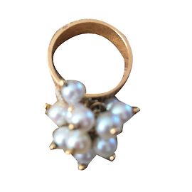 Autre Marque Gold ring with fine pearls Golden
