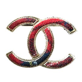 Chanel-Broches-Rouge