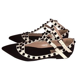 Valentino Rockstud Point-Toe Flats Schwarz