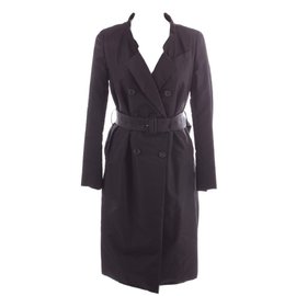 Prada trench foderato di seta nera. Nero