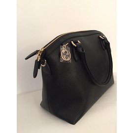 Gucci-Handbag-Black