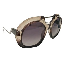 Fendi-Sunglasses-Black