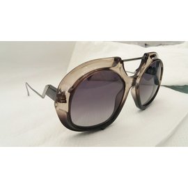 Fendi-Sunglasses-Black