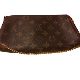 Louis Vuitton-Eva-Brown