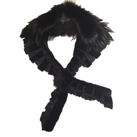 Fendi-Scarf-Black,Silvery