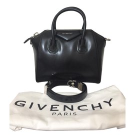 Givenchy-Antigona-Noir