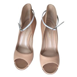 Gianvito Rossi-pompe-Beige