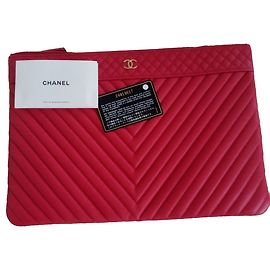Chanel O-Case Rouge