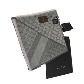Gucci-Schal-Grau