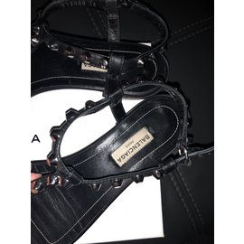 Balenciaga-Sandales Noir avec clous en métal argenté-Noir