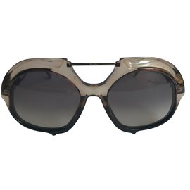 Fendi-Sunglasses-Black