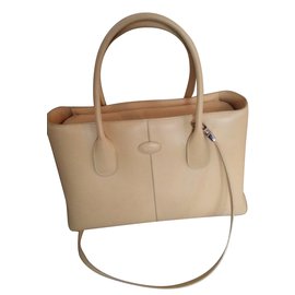 Tod's-D-Bag-Beige