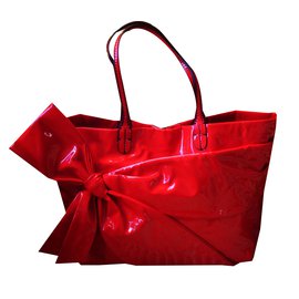 Valentino-Rote Umhängetasche aus Lackleder-Rot