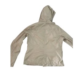Moncler-Giacca-Beige