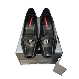Escarpins Prada en cuir noir Taille 4 Noir