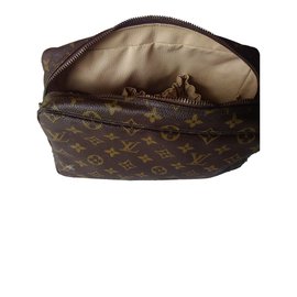 Louis Vuitton-case-Brown