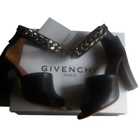 Givenchy Black Leather Sandals 38 Black