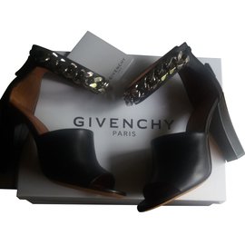 Givenchy-Sandálias-Preto