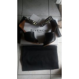 Givenchy-sandali-Nero