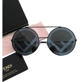 Fendi-Sunglasses-Black