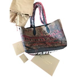 Burberry-Reversible Canvas Tote Handbag-Dark brown