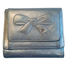 Chanel-Brieftasche-Silber