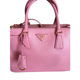 Prada-Handtaschen-Pink