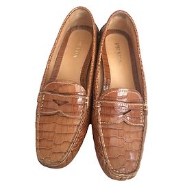 Prada Driver Beige Exotisches Leder 37 Beige