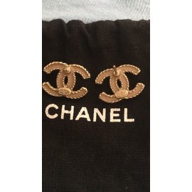 Chanel-Ohrringe-Beige