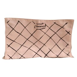 Chanel-Dustbag-White